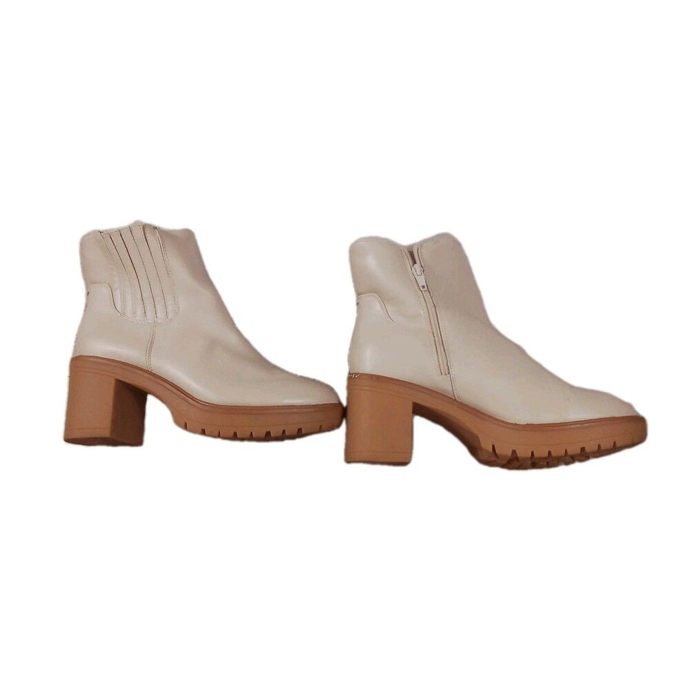 Women's White boots Size 10
